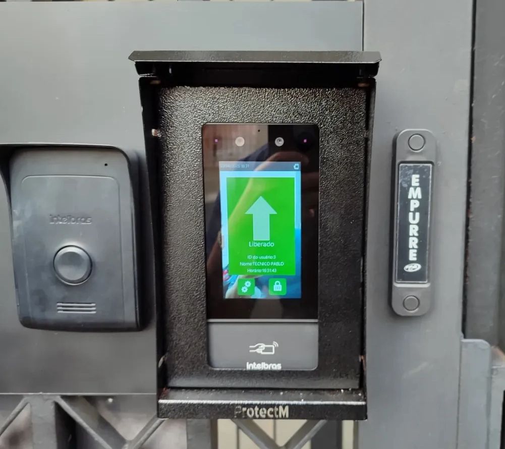 Instalação de controle de acesso facial em condomínio no Vila da Serra, Nova Lima