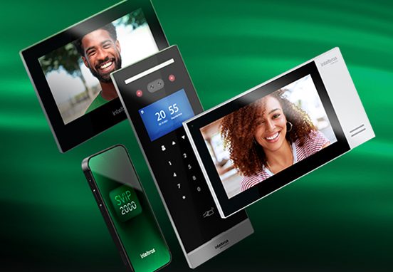 Ecossistema Intelbras de videoporteiro: painel facial, celular e tela interna