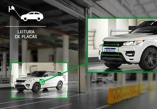 Câmera com leitura automática de placas identificando veículo na garagem