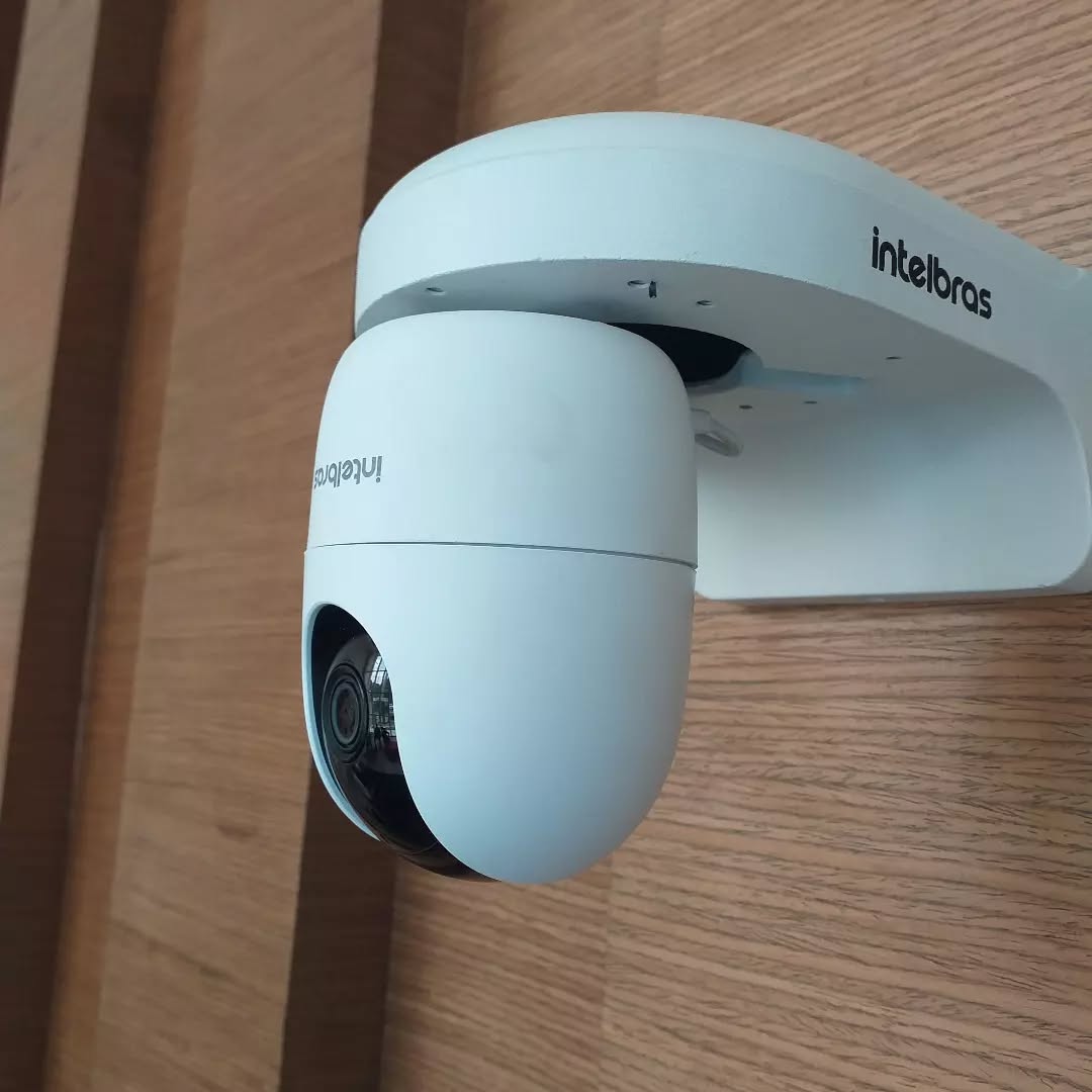 Instalação de câmeras 4K com IA e alarme monitorado em loja de departamentos na Savassi, Belo Horizonte - Projeto Radar Segurança